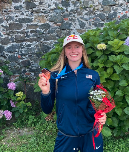 Evy Leibfarth with her medal