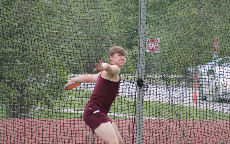 Senior Isaiah Collins placed 8th in discus out of 21.