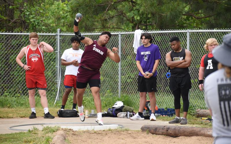 Maroon Devil Nse Uffort in shot put