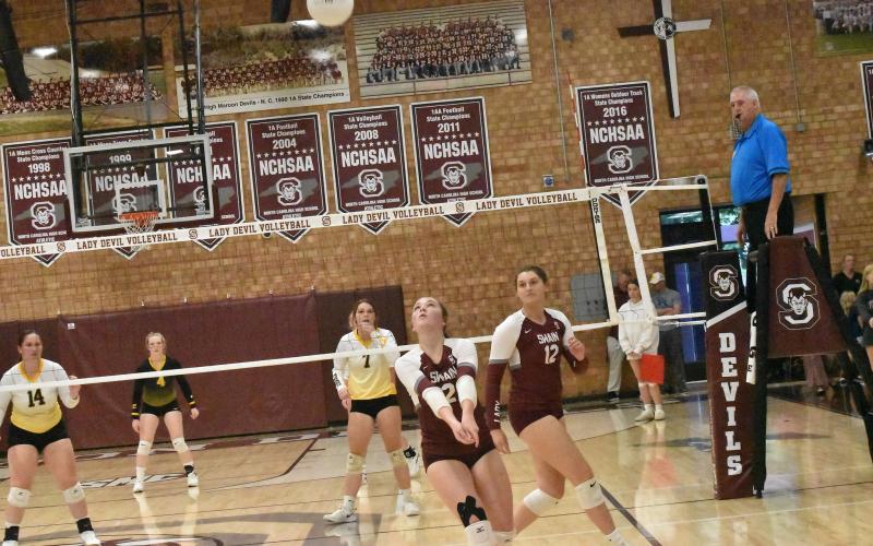 The Lady Devils beat Tuscola 3-0.