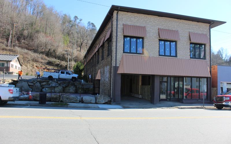 Work continues at 240 Main Street, a building that was vacant for many years. This summer, Wise Guyz Grille will open a restaurant in the buidling that will include padio seating.
