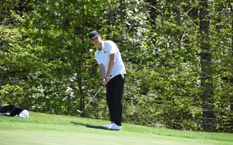 Swain golf team finished fifth at the SMC tournament