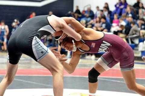 Jesus Sauza takes on an opponent 