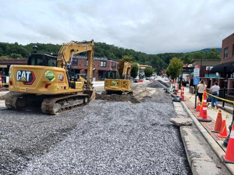 Everett Street work will pause during Labor Day weekend and the road will be open to traffic.