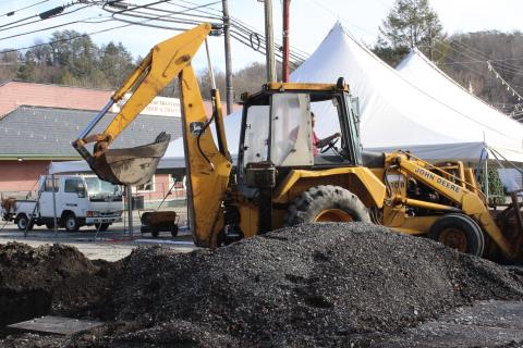 Workers with the Great Smoky Mountain Railroad took advantage of the quiet season as January rolled in and set about installing a new water line Wednesday, Jan. 10. One worker interviewed said it was time for an upgrade and they were “putting something better in.”