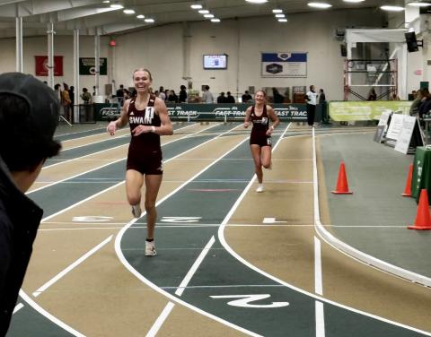 Lady Devil Arizona Blankenship ran her first ever sub-5:00 in the 1600 meter at the Reindeer Classic. 