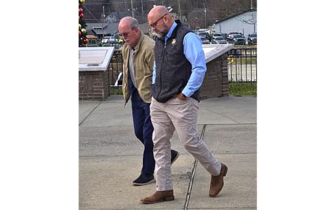SMT photo/Sara Eisinger.  Curtis Cochran, former sheriff, enters Swain County Courthouse Dec. 17.