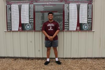 Nse Uffort broke nationwide records in discus and shot put a few weeks ago. Now he says he has his eye on winning at state championships.