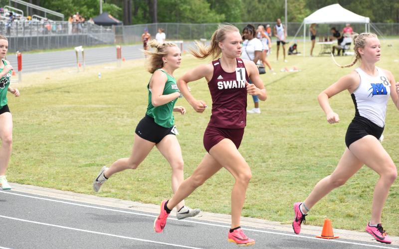 Lady Devil Arizona Blankenship earned a new regional record for the 3200 meter and a new school and regional record for the 1600 meter.
